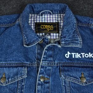 Cobra Men's Blue Denim Trucker Jacket Classic Buckleback TikTok Logo Size M